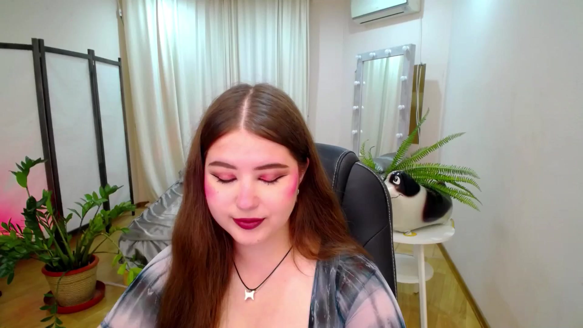 Gallery image thumbnail from AdmireMyEyes's myfreecams stream on, 07/28/2025, 18:34 image 20 of 20