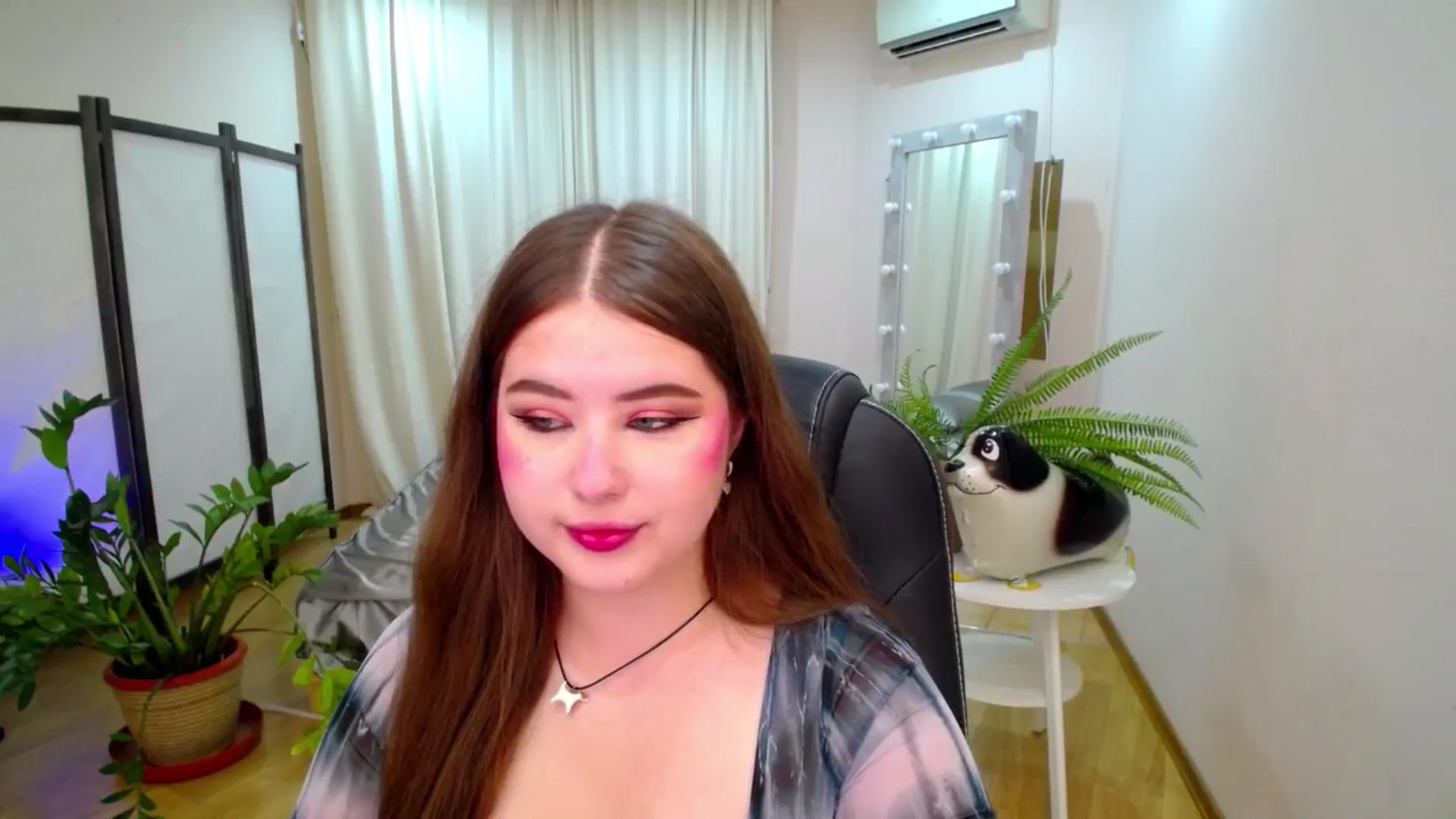 Gallery image thumbnail from AdmireMyEyes's myfreecams stream on, 07/28/2025, 18:34 image 2 of 20