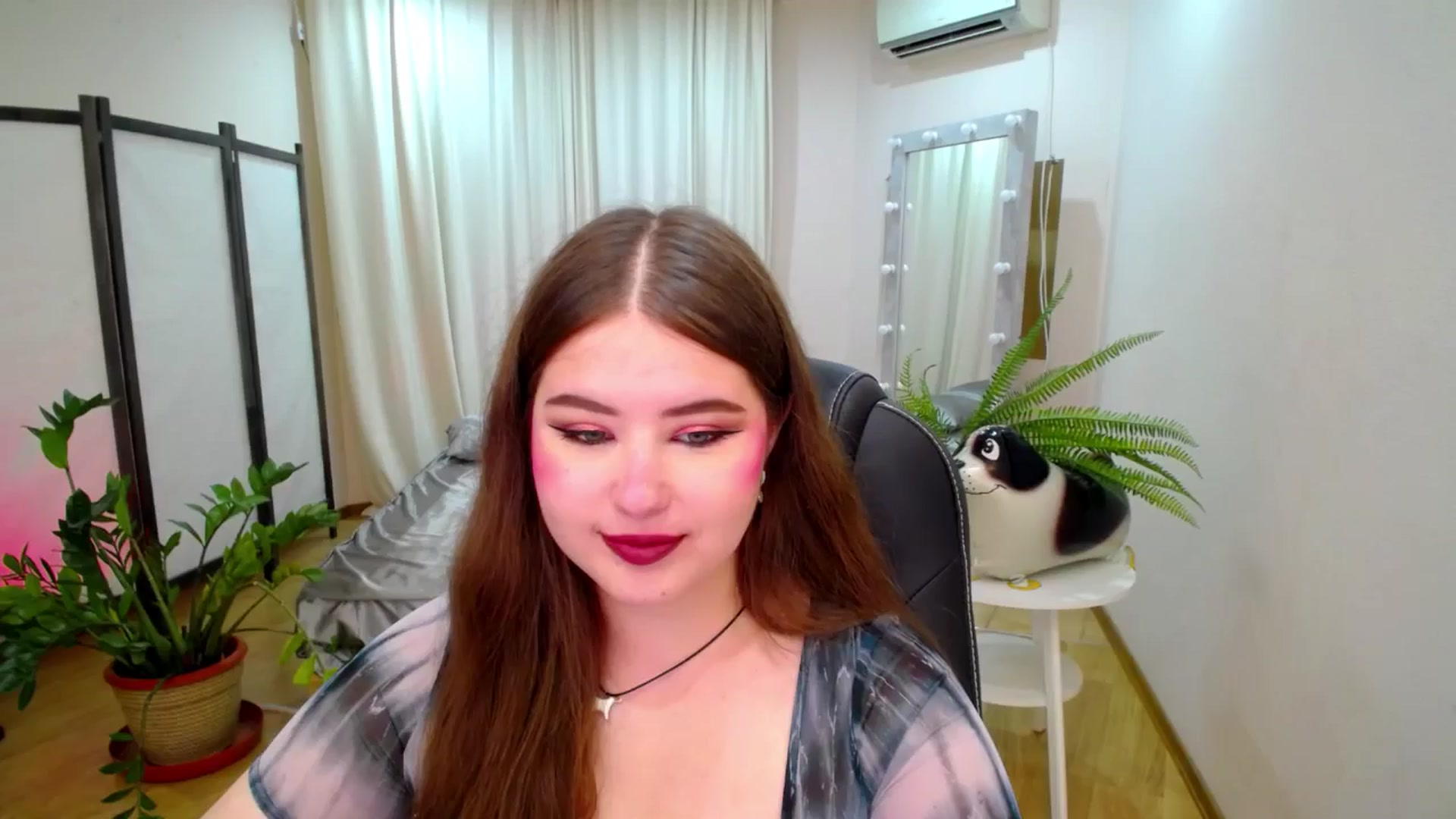 Gallery image thumbnail from AdmireMyEyes's myfreecams stream on, 07/28/2025, 18:34 image 9 of 20