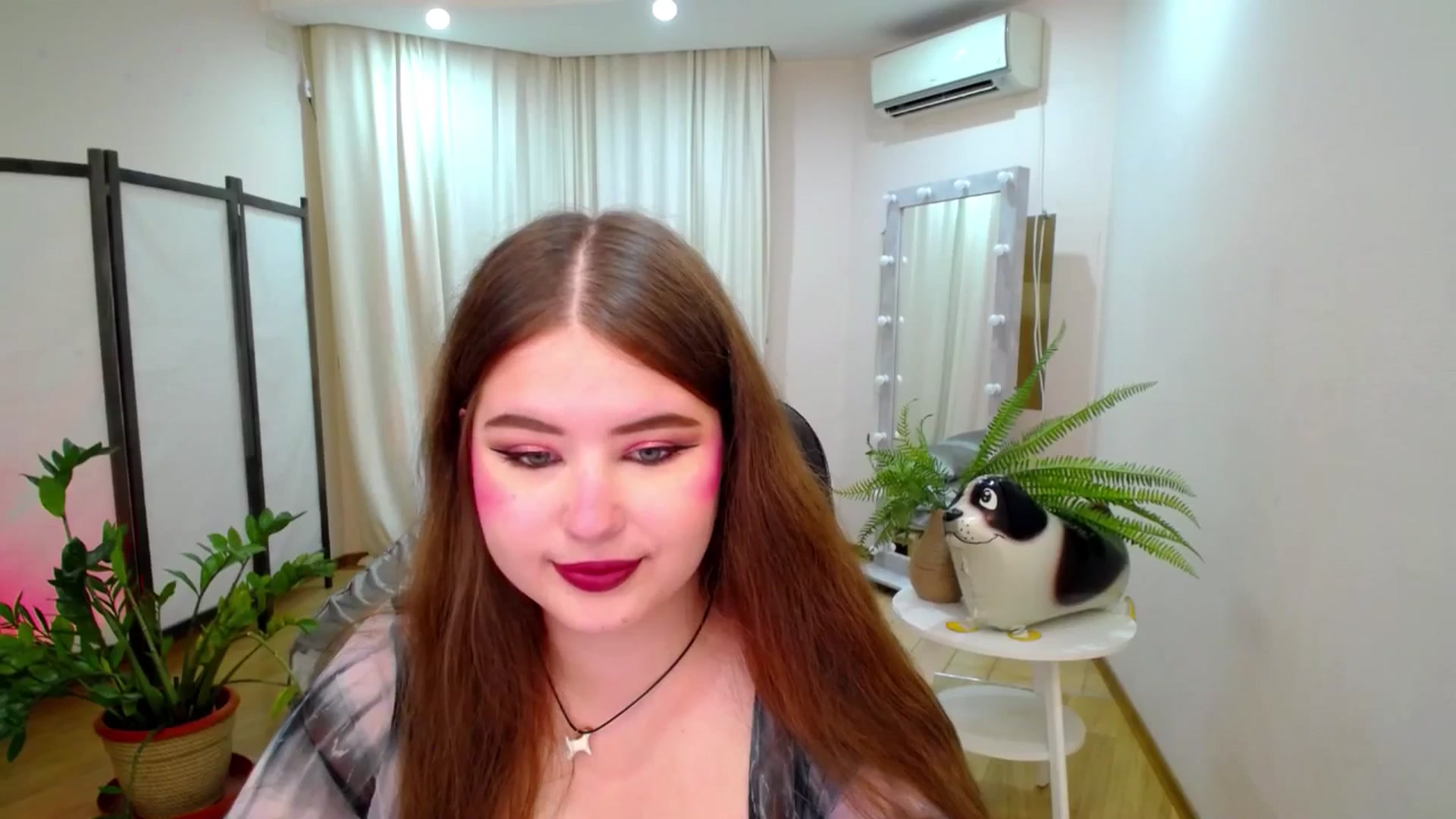 Gallery image thumbnail from AdmireMyEyes's myfreecams stream on, 07/28/2025, 19:49 image 4 of 20