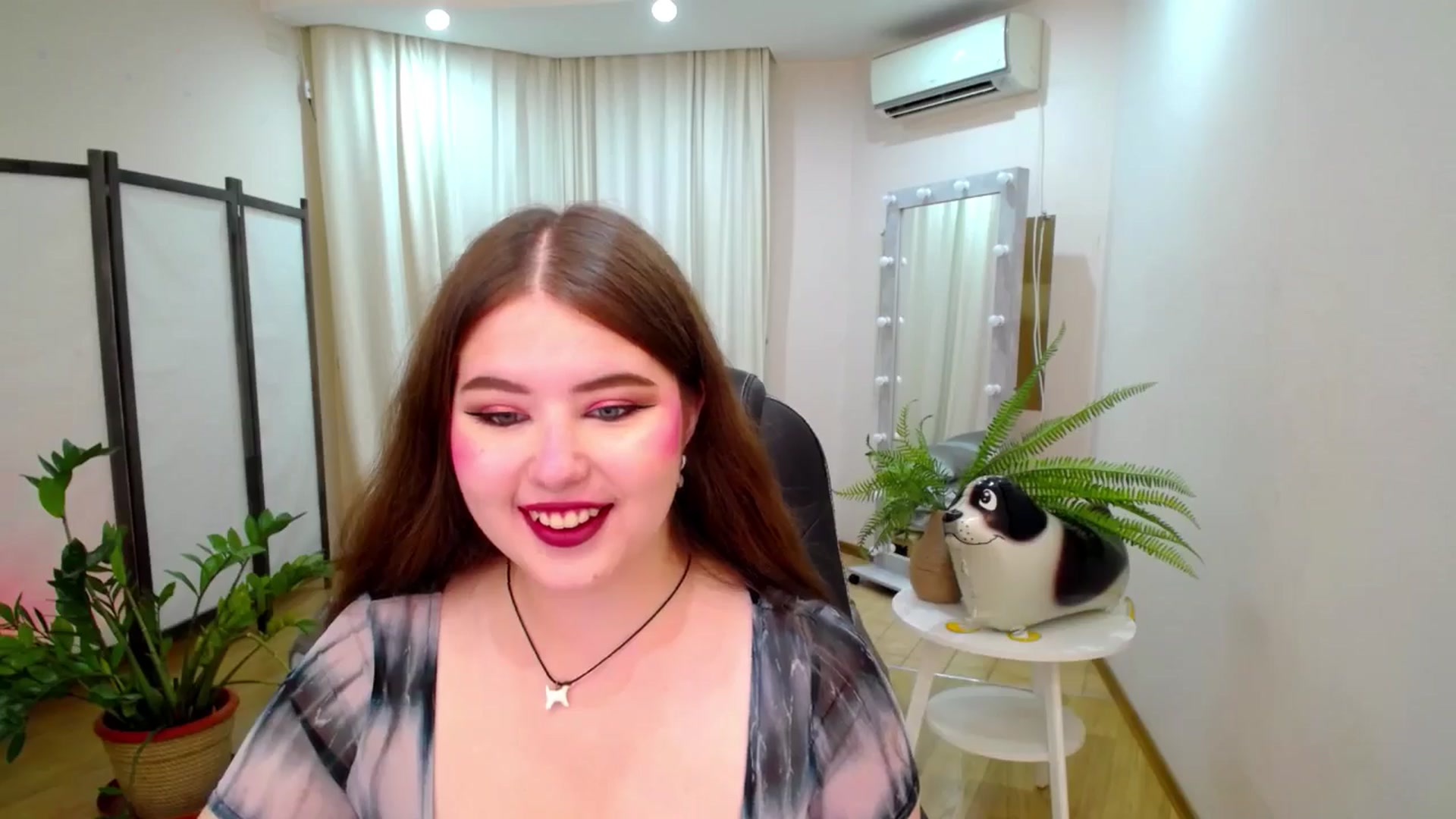 Gallery image thumbnail from AdmireMyEyes's myfreecams stream on, 07/28/2025, 19:49 image 3 of 20