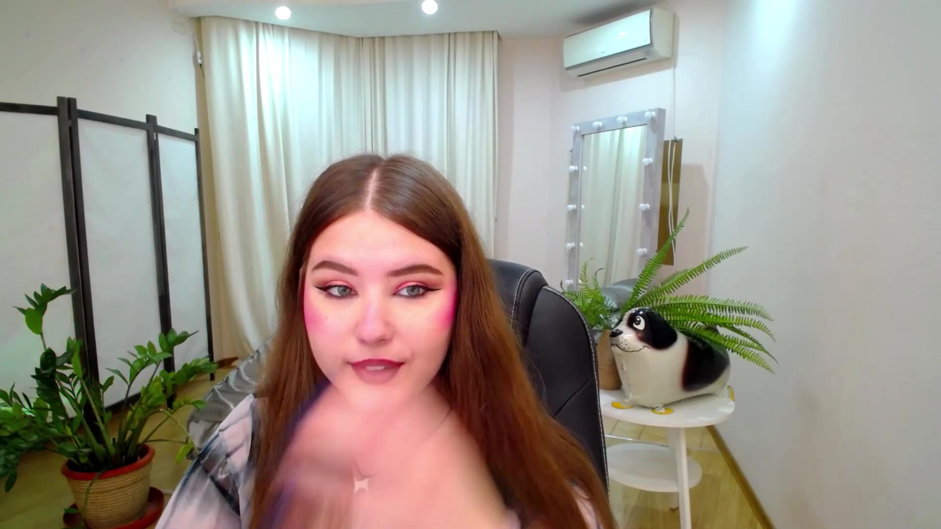 Gallery image thumbnail from AdmireMyEyes's myfreecams stream on, 07/28/2025, 19:49 image 8 of 20