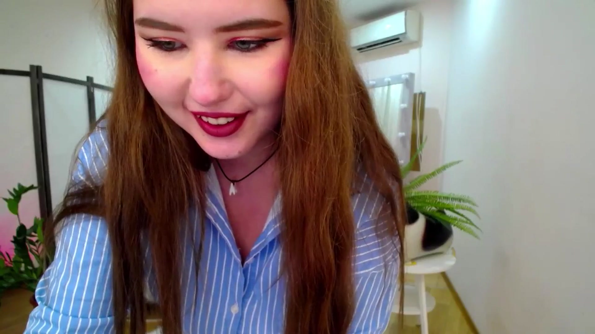 Gallery image thumbnail from AdmireMyEyes's myfreecams stream on, 07/28/2025, 20:48 image 13 of 20