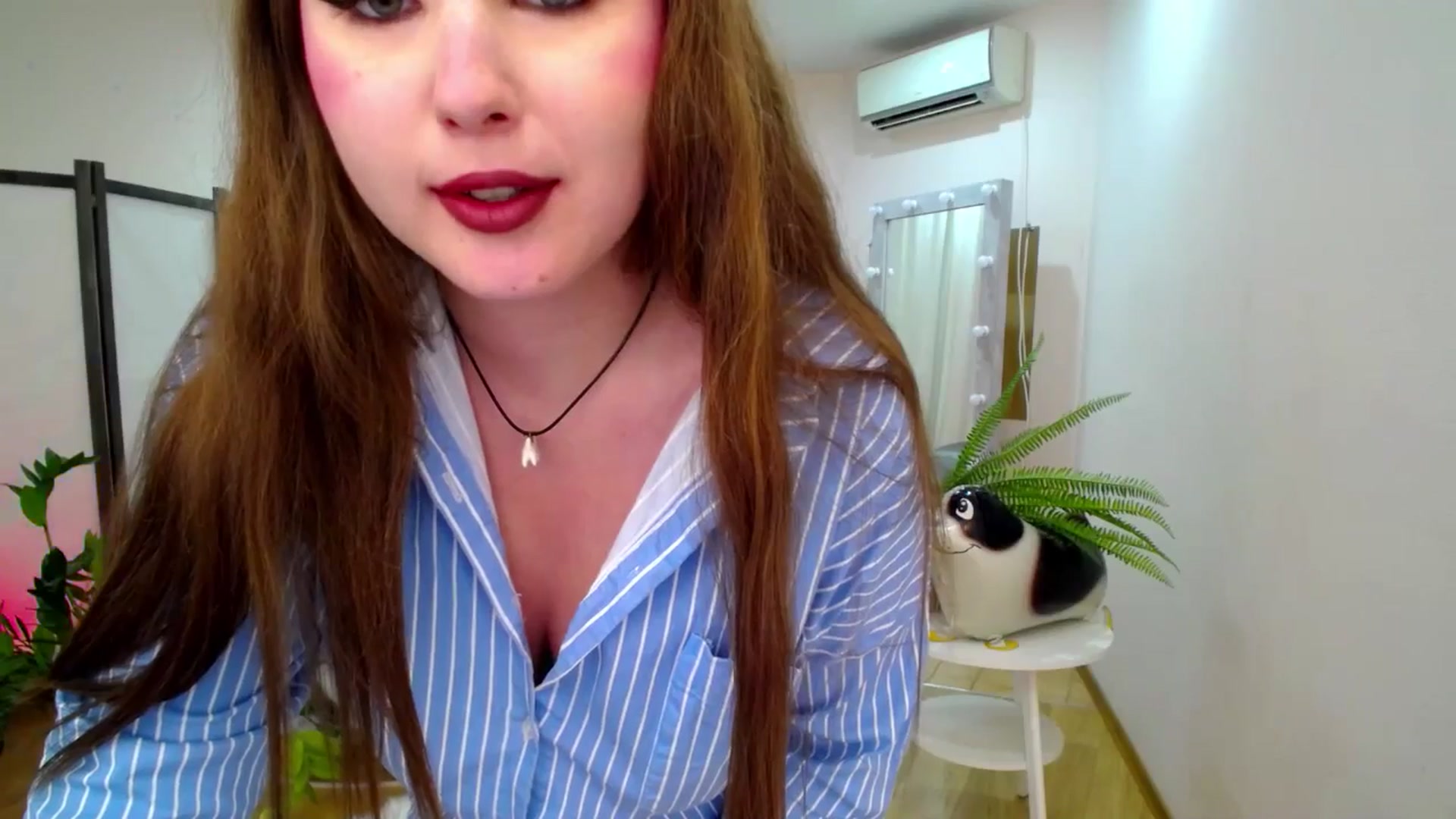 Gallery image thumbnail from AdmireMyEyes's myfreecams stream on, 07/28/2025, 20:48 image 10 of 20
