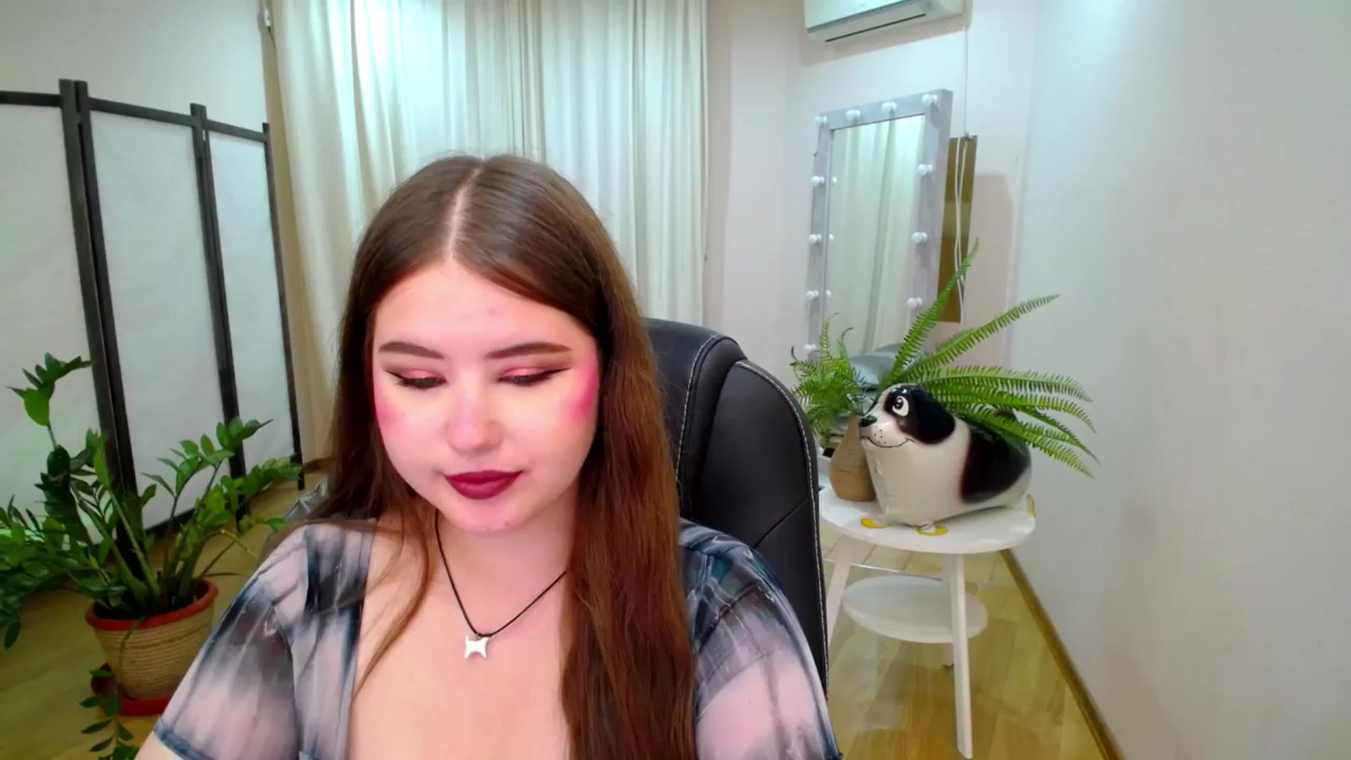 Gallery image thumbnail from AdmireMyEyes's myfreecams stream on, 07/28/2025, 20:48 image 1 of 20