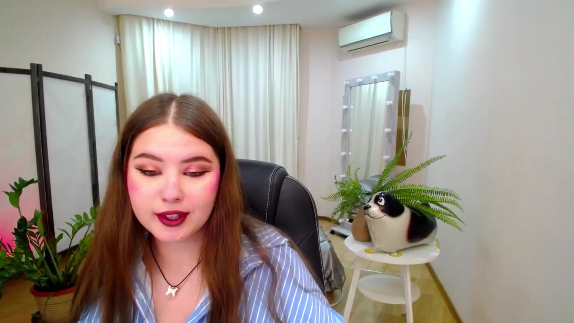Gallery image thumbnail from AdmireMyEyes's myfreecams stream on, 07/28/2025, 20:48 image 19 of 20