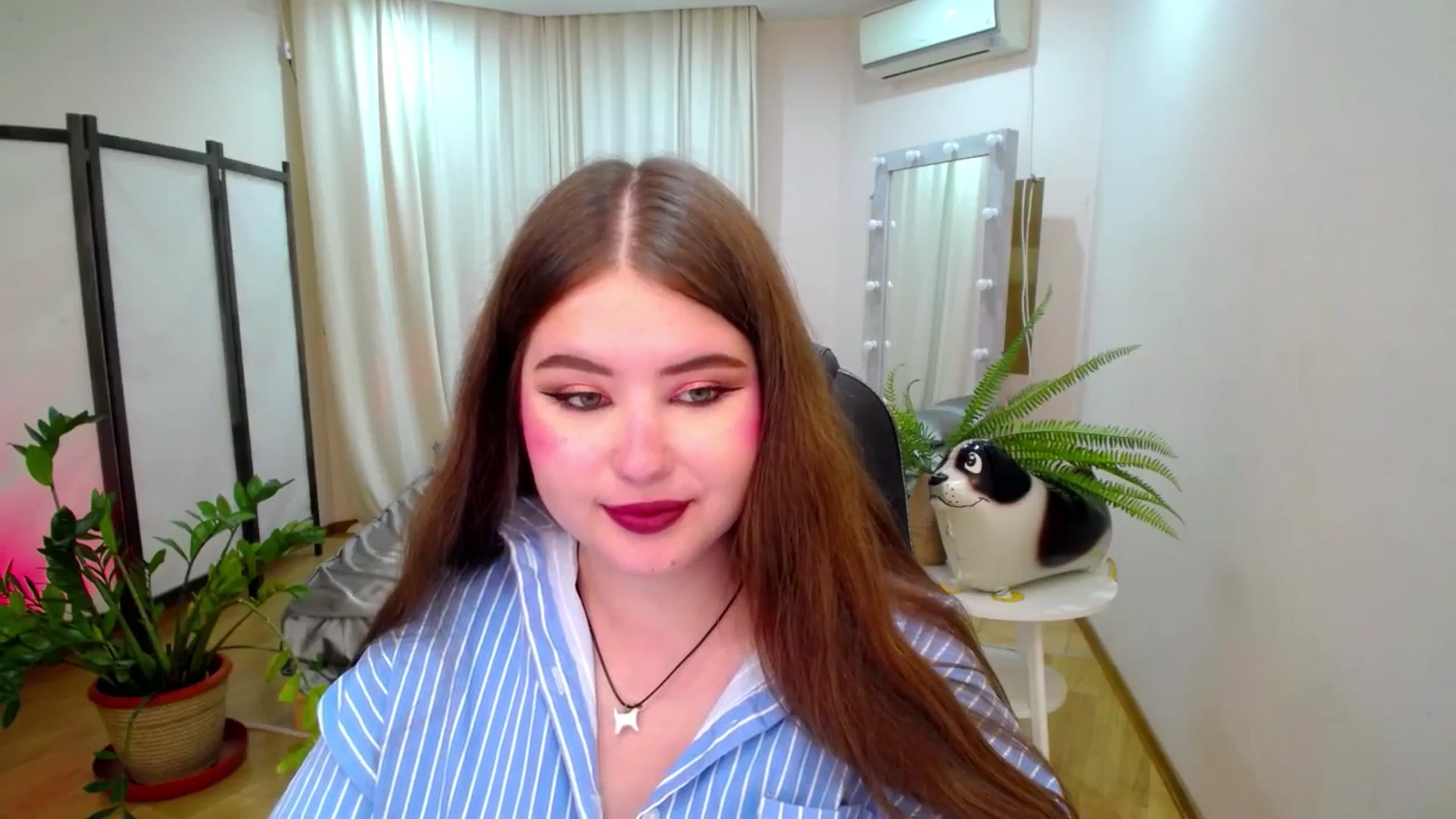Gallery image thumbnail from AdmireMyEyes's myfreecams stream on, 07/28/2025, 21:47 image 20 of 20
