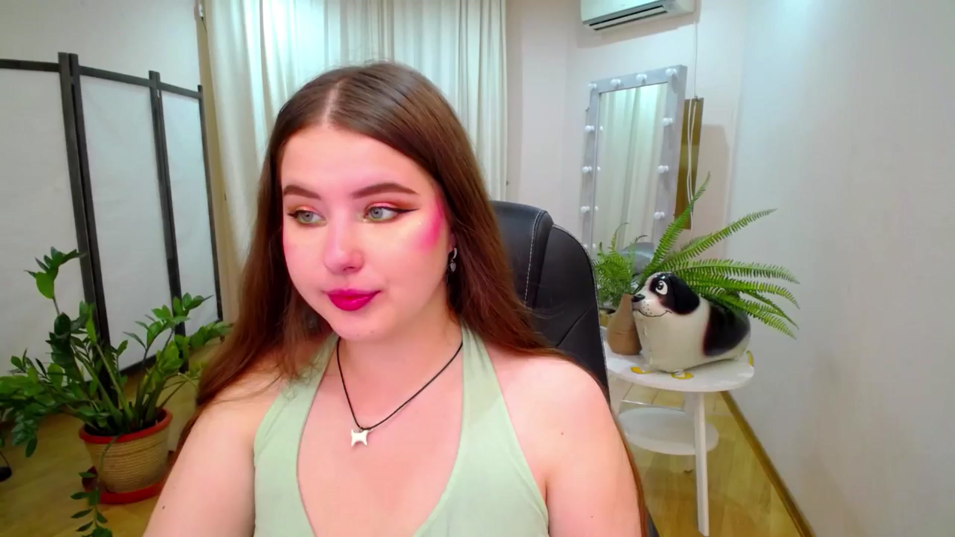Gallery image thumbnail from AdmireMyEyes's myfreecams stream on, 07/30/2025, 19:03 image 9 of 20