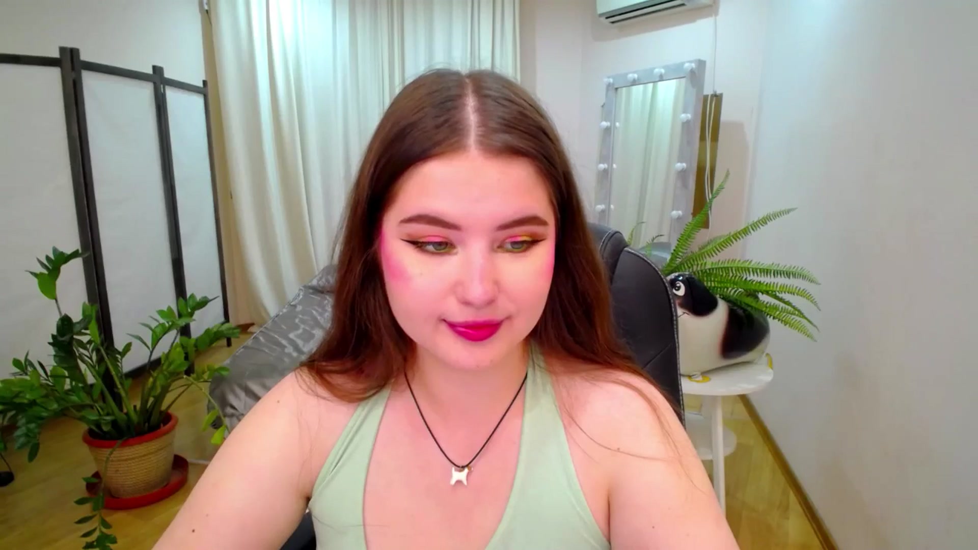Gallery image thumbnail from AdmireMyEyes's myfreecams stream on, 07/30/2025, 19:03 image 18 of 20