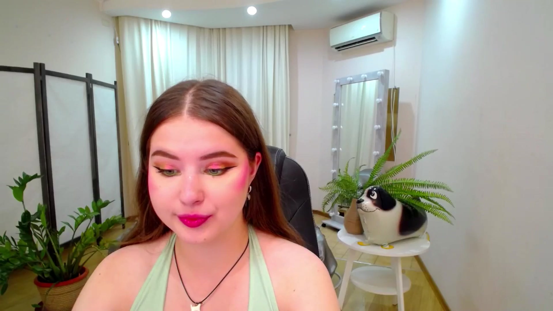 Gallery image thumbnail from AdmireMyEyes's myfreecams stream on, 07/30/2025, 19:47 image 12 of 20