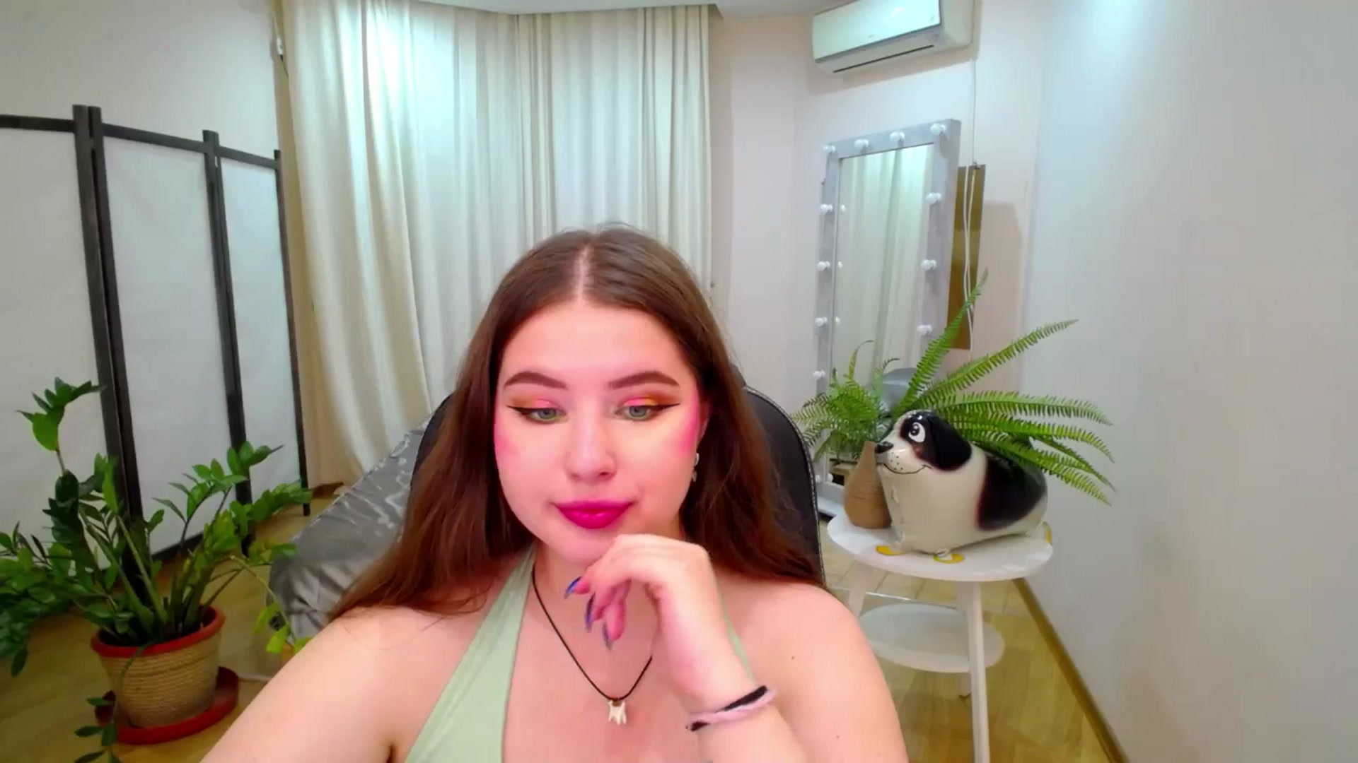 Gallery image thumbnail from AdmireMyEyes's myfreecams stream on, 07/30/2025, 19:47 image 4 of 20