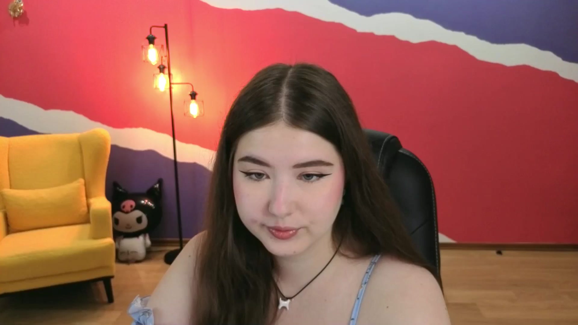 Gallery image thumbnail from AdmireMyEyes's myfreecams stream on, 07/31/2025, 18:34 image 4 of 20