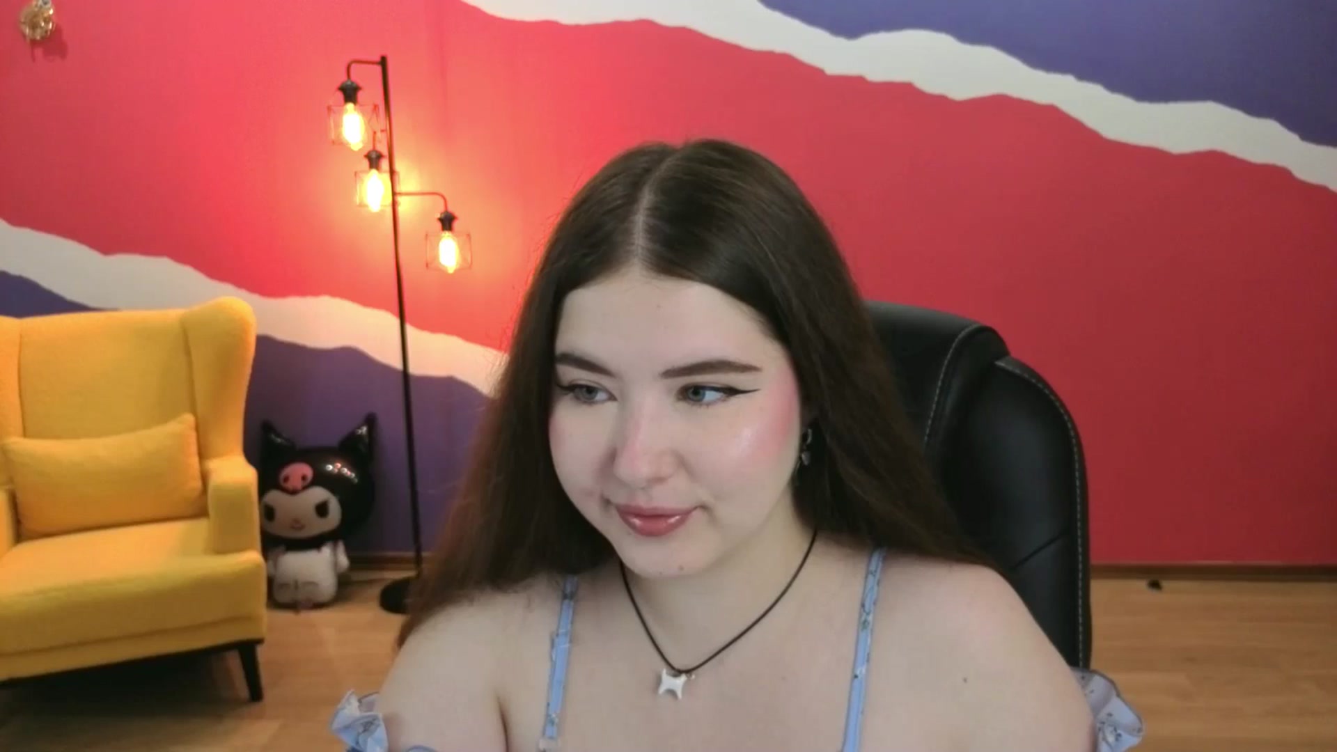Gallery image thumbnail from AdmireMyEyes's myfreecams stream on, 07/31/2025, 18:34 image 12 of 20