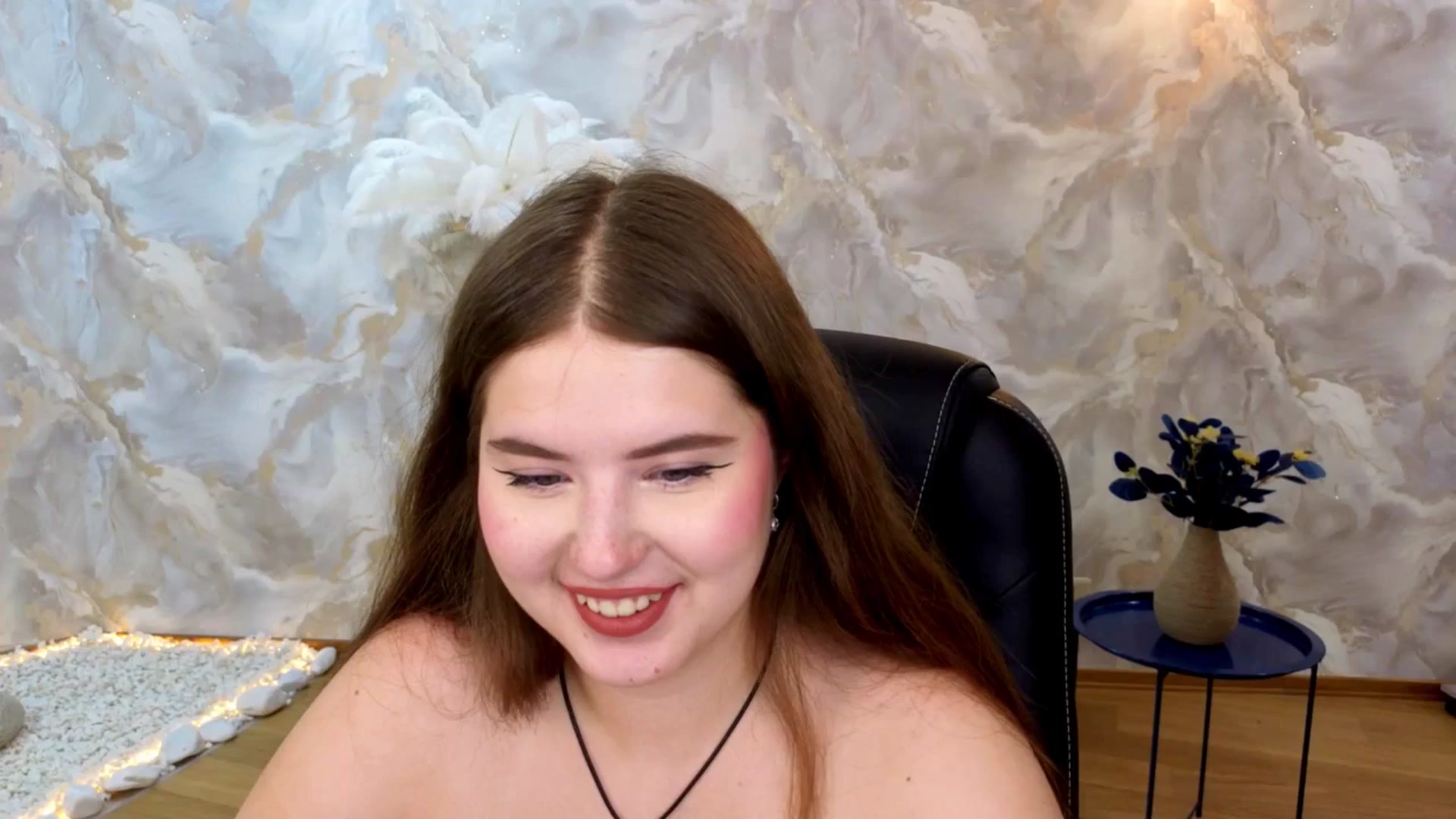 Gallery image thumbnail from AdmireMyEyes's myfreecams stream on, 08/24/2025, 24:29 image 15 of 20