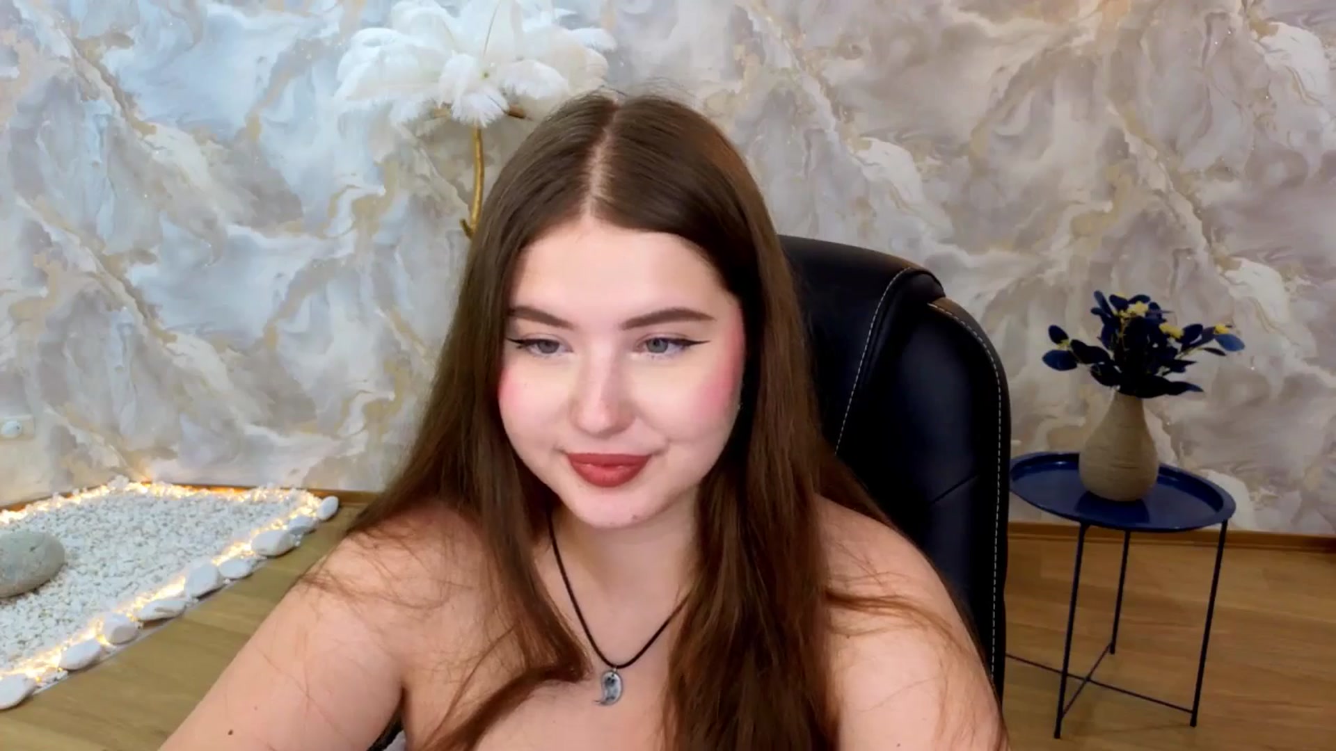 Gallery image thumbnail from AdmireMyEyes's myfreecams stream on, 08/24/2025, 24:29 image 8 of 20
