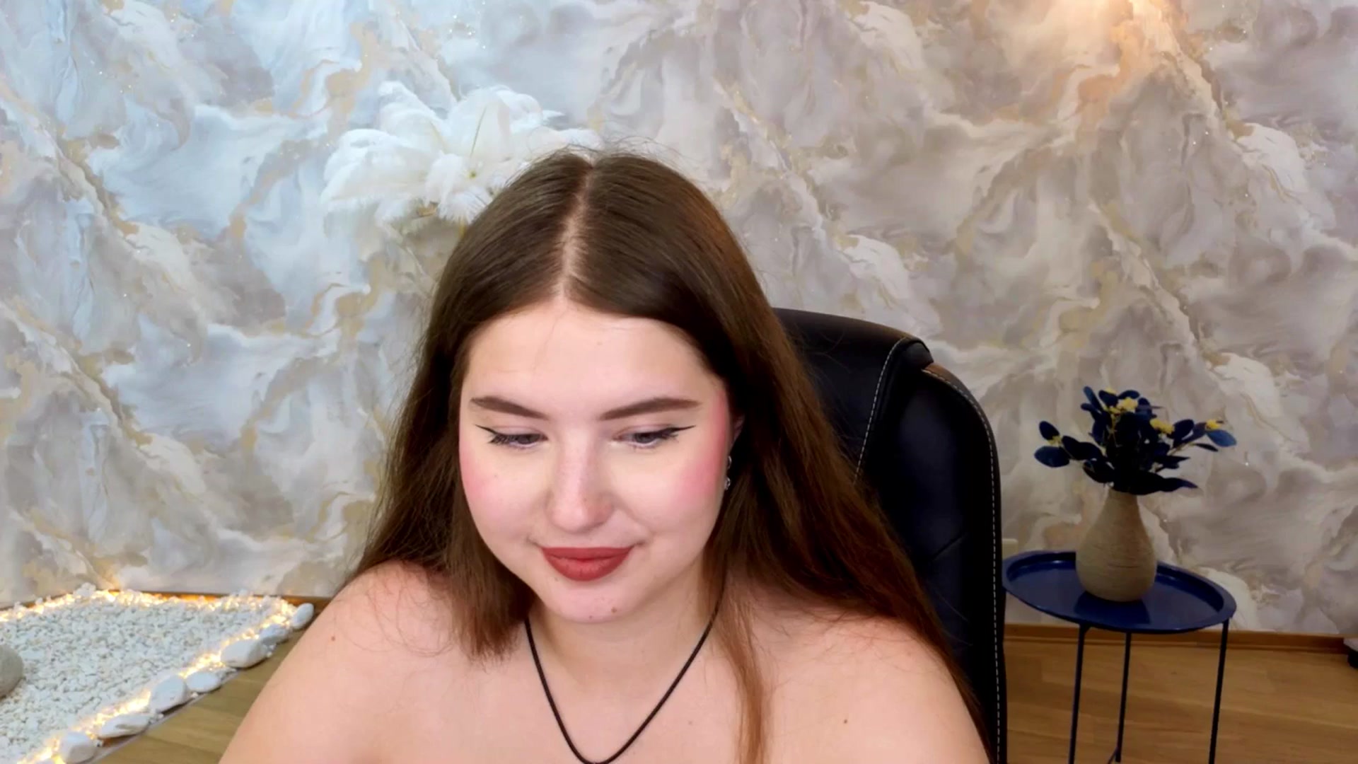 Gallery image thumbnail from AdmireMyEyes's myfreecams stream on, 08/24/2025, 24:29 image 14 of 20