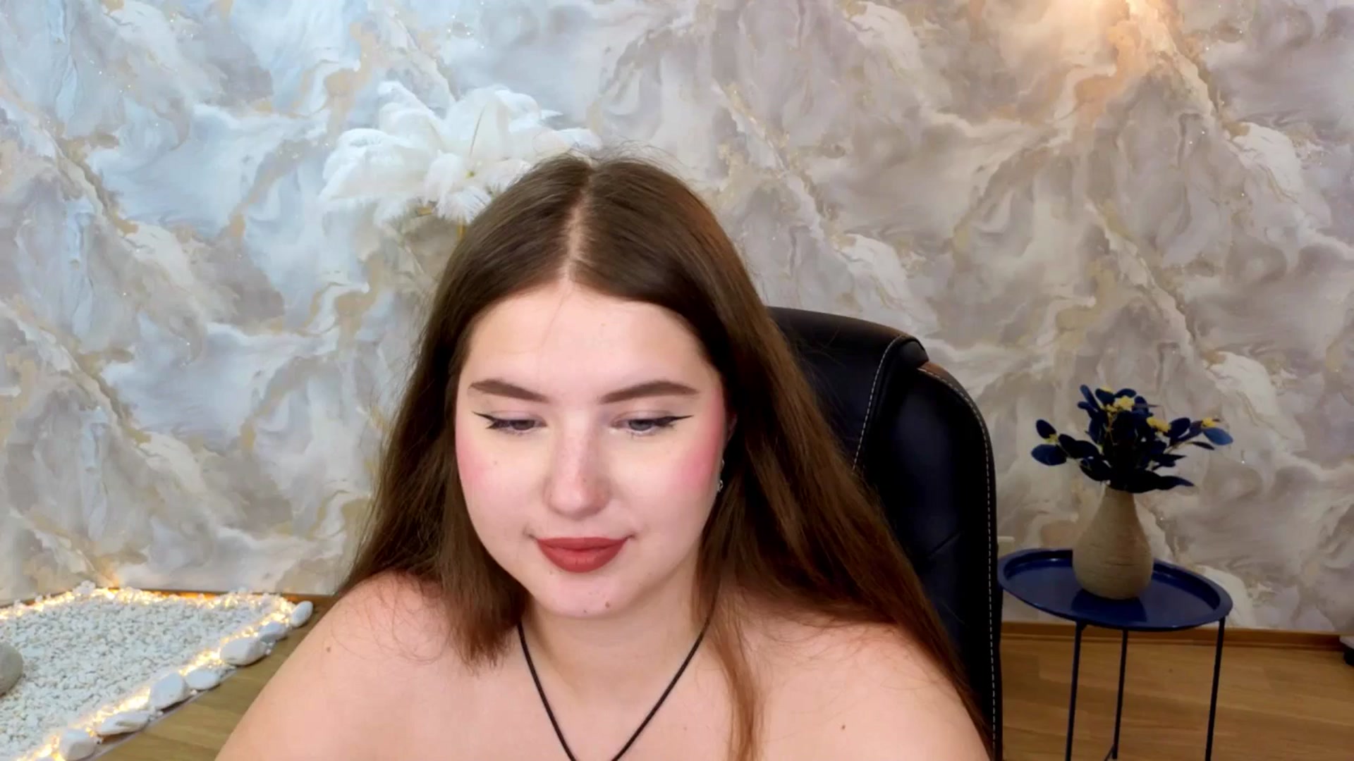 Gallery image thumbnail from AdmireMyEyes's myfreecams stream on, 08/24/2025, 24:29 image 16 of 20
