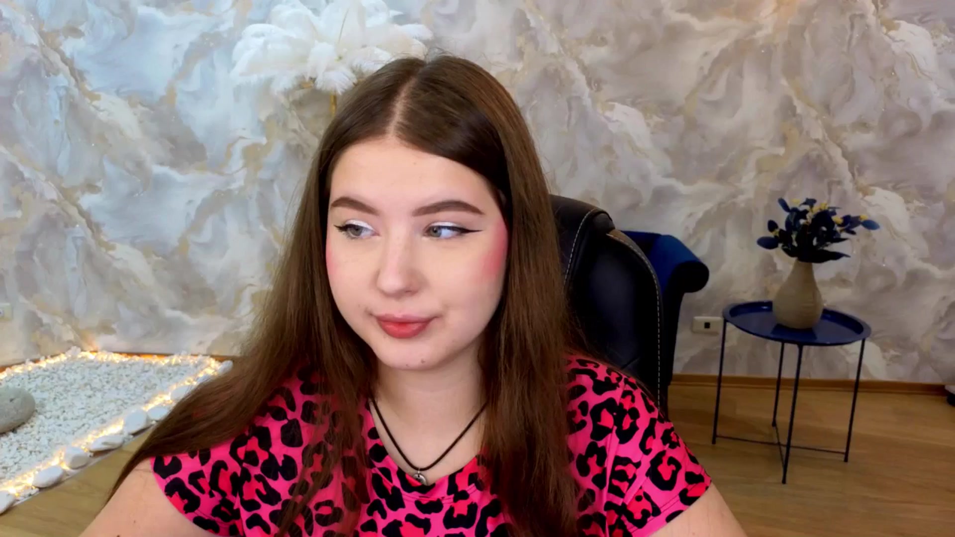 Gallery image thumbnail from AdmireMyEyes's myfreecams stream on, 08/24/2025, 18:33 image 15 of 20