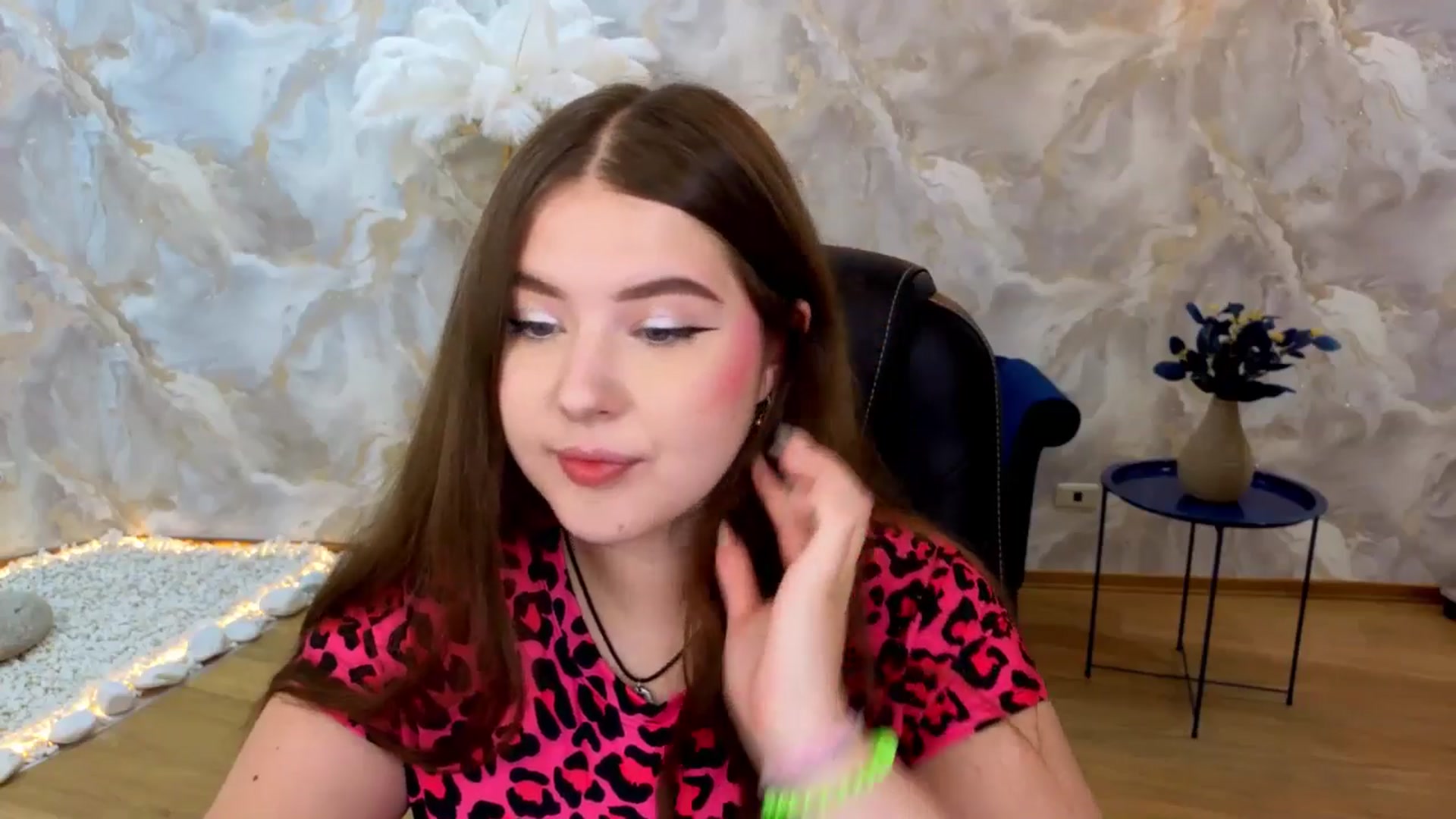 Gallery image thumbnail from AdmireMyEyes's myfreecams stream on, 08/24/2025, 18:33 image 11 of 20