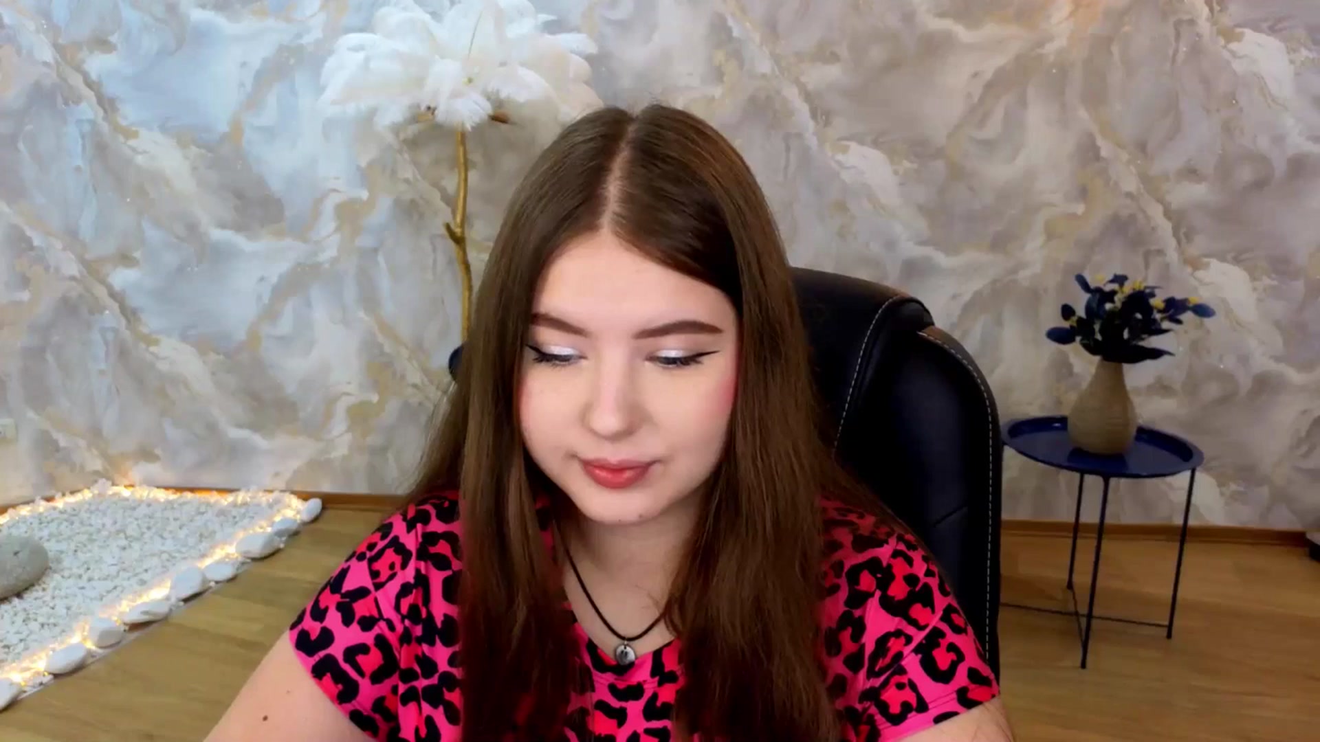 Gallery image thumbnail from AdmireMyEyes's myfreecams stream on, 08/24/2025, 18:33 image 4 of 20