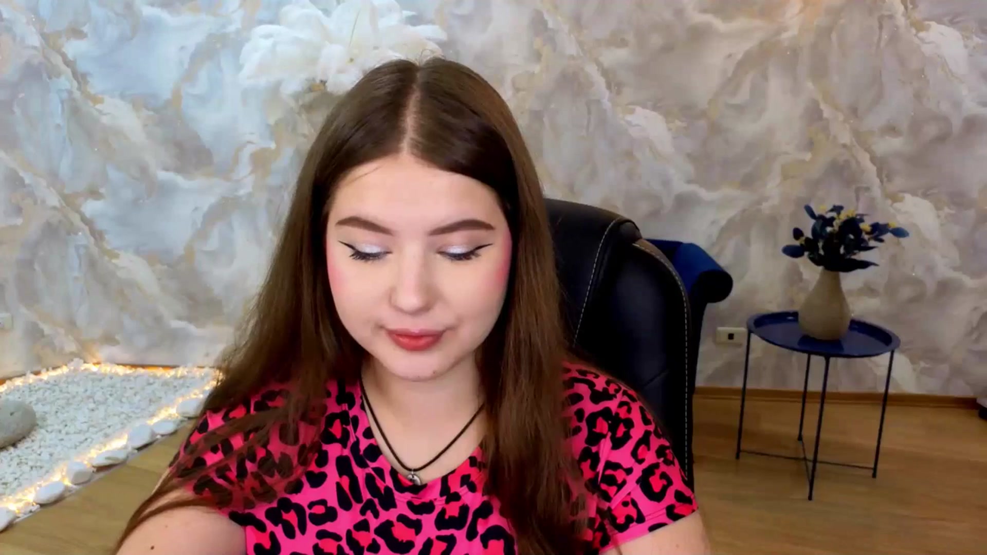 Gallery image thumbnail from AdmireMyEyes's myfreecams stream on, 08/24/2025, 18:33 image 13 of 20