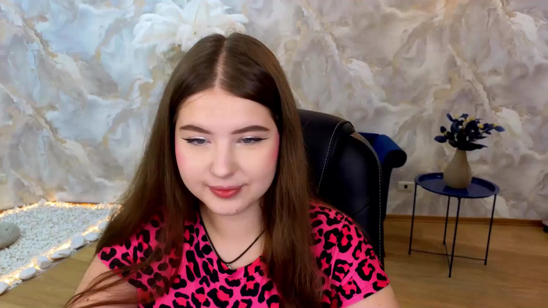 Gallery image thumbnail from AdmireMyEyes's myfreecams stream on, 08/24/2025, 18:33 image 14 of 20