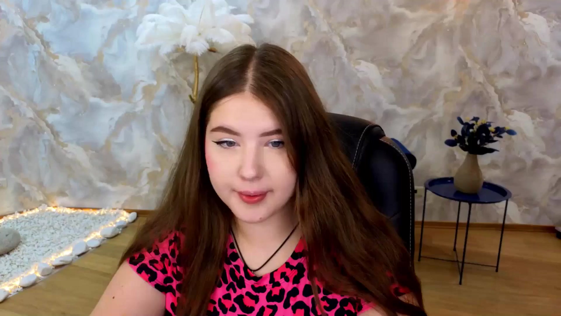 Gallery image thumbnail from AdmireMyEyes's myfreecams stream on, 08/24/2025, 18:33 image 9 of 20
