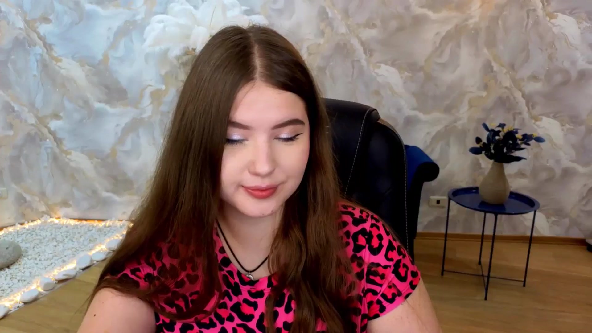Gallery image thumbnail from AdmireMyEyes's myfreecams stream on, 08/24/2025, 18:33 image 12 of 20