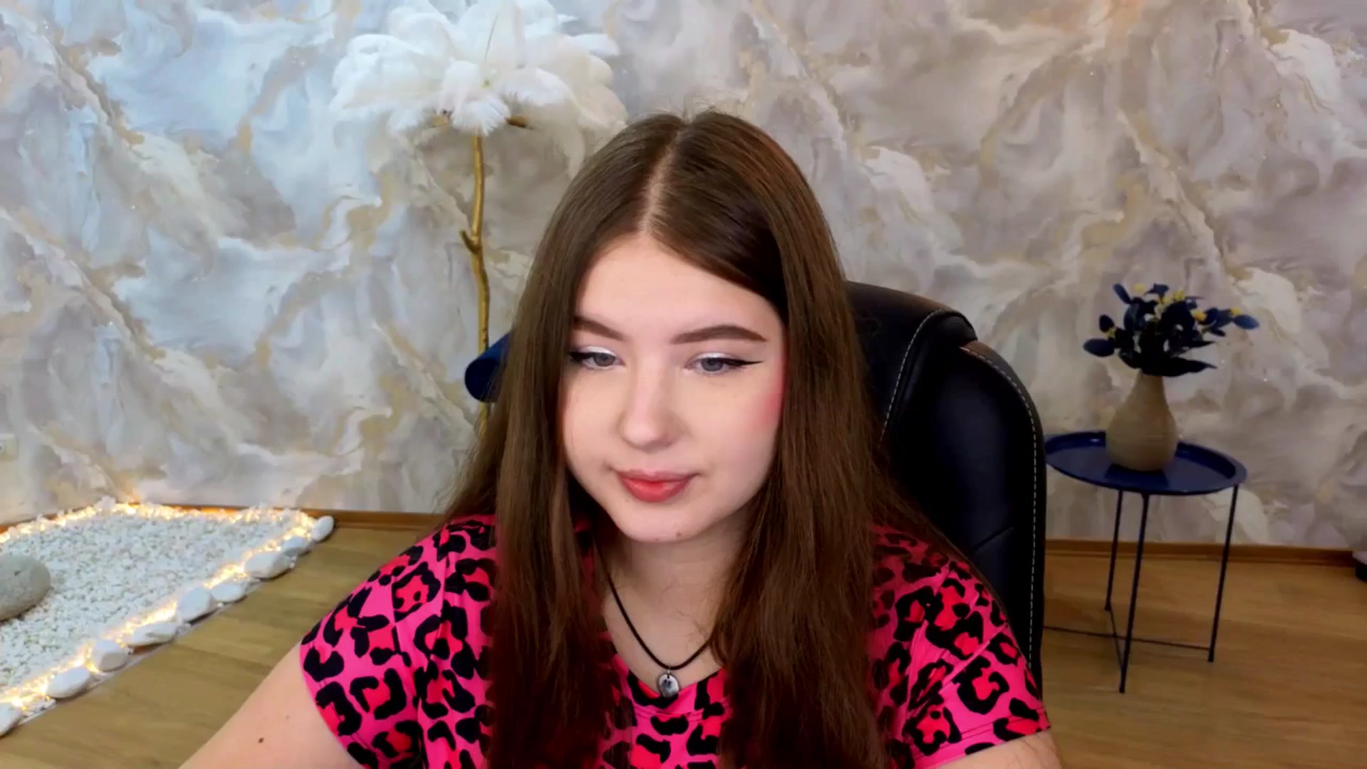 Gallery image thumbnail from AdmireMyEyes's myfreecams stream on, 08/24/2025, 18:33 image 5 of 20