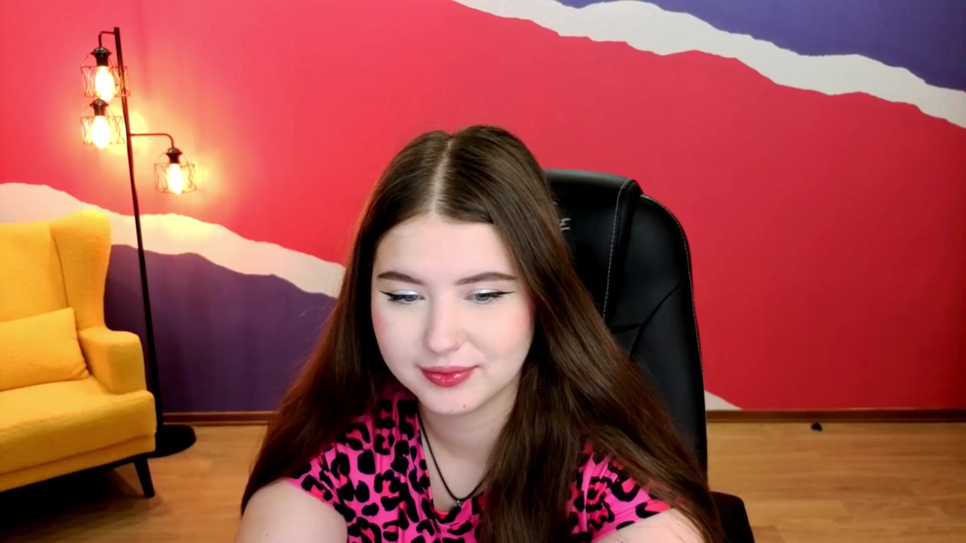 Gallery image thumbnail from AdmireMyEyes's myfreecams stream on, 08/25/2025, 24:32 image 4 of 20
