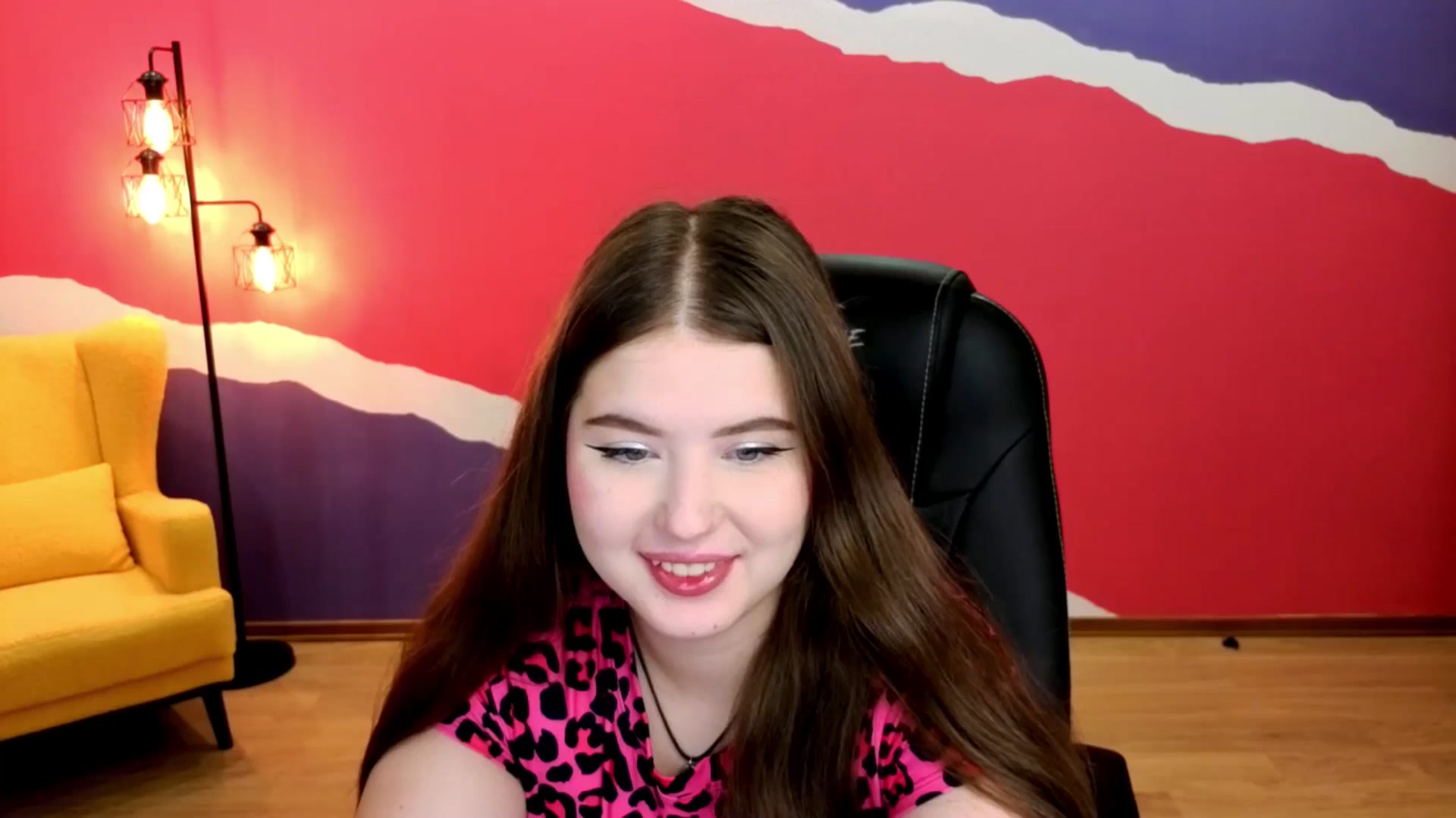Gallery image thumbnail from AdmireMyEyes's myfreecams stream on, 08/25/2025, 24:32 image 5 of 20