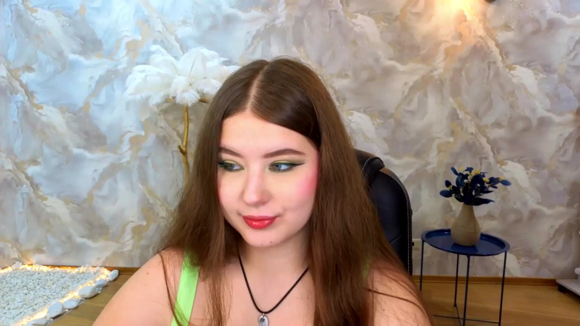 Gallery image thumbnail from AdmireMyEyes's myfreecams stream on, 08/25/2025, 19:38 image 13 of 20