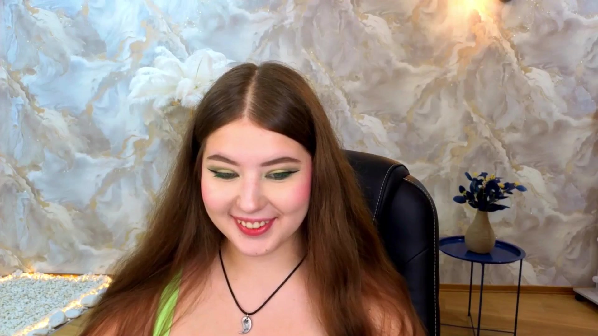 Gallery image thumbnail from AdmireMyEyes's myfreecams stream on, 08/25/2025, 19:38 image 20 of 20