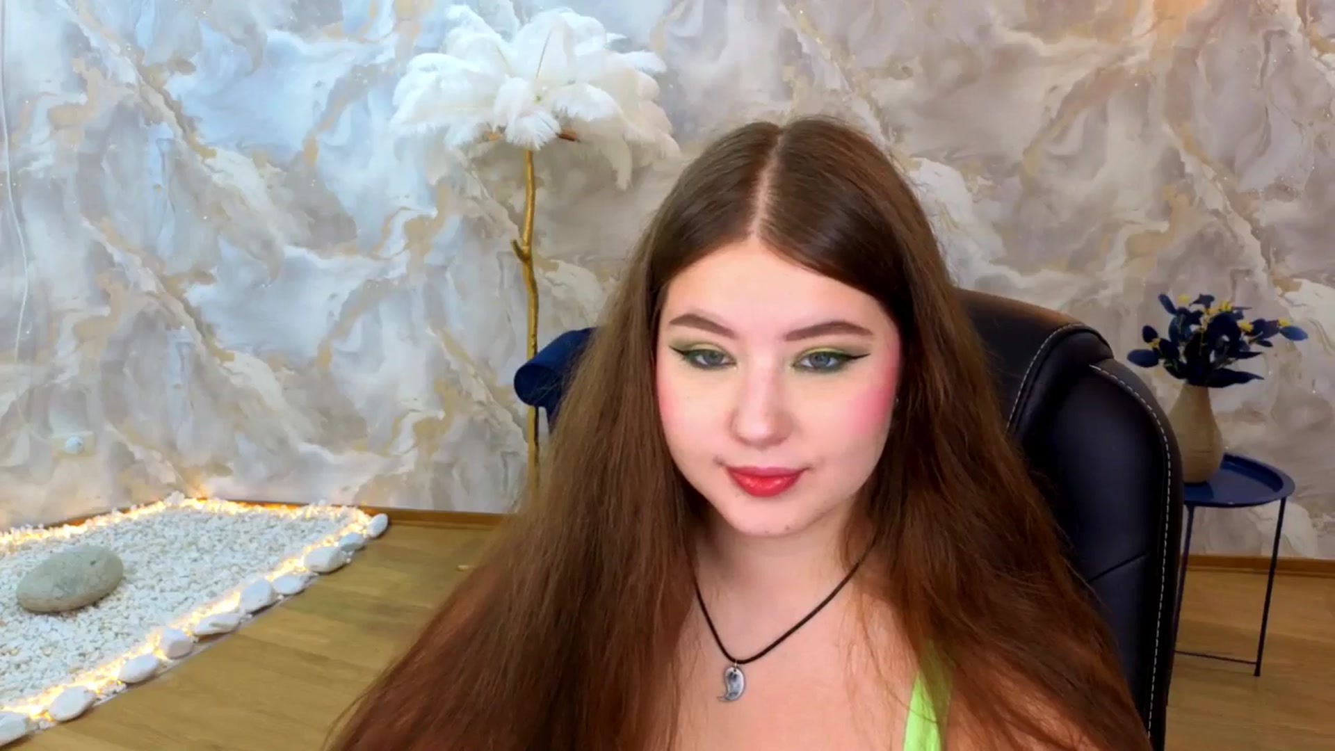 Gallery image thumbnail from AdmireMyEyes's myfreecams stream on, 08/25/2025, 19:38 image 6 of 20