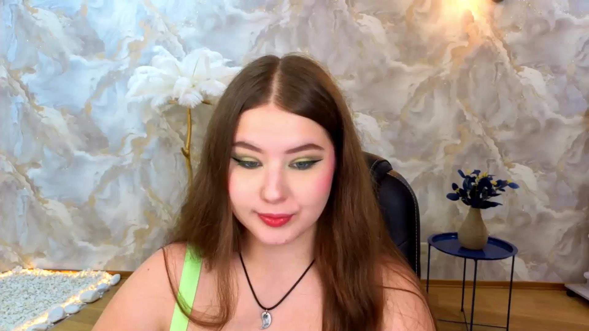 Gallery image thumbnail from AdmireMyEyes's myfreecams stream on, 08/25/2025, 19:38 image 12 of 20