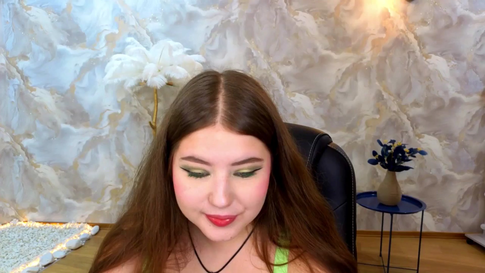 Gallery image thumbnail from AdmireMyEyes's myfreecams stream on, 08/25/2025, 19:38 image 18 of 20