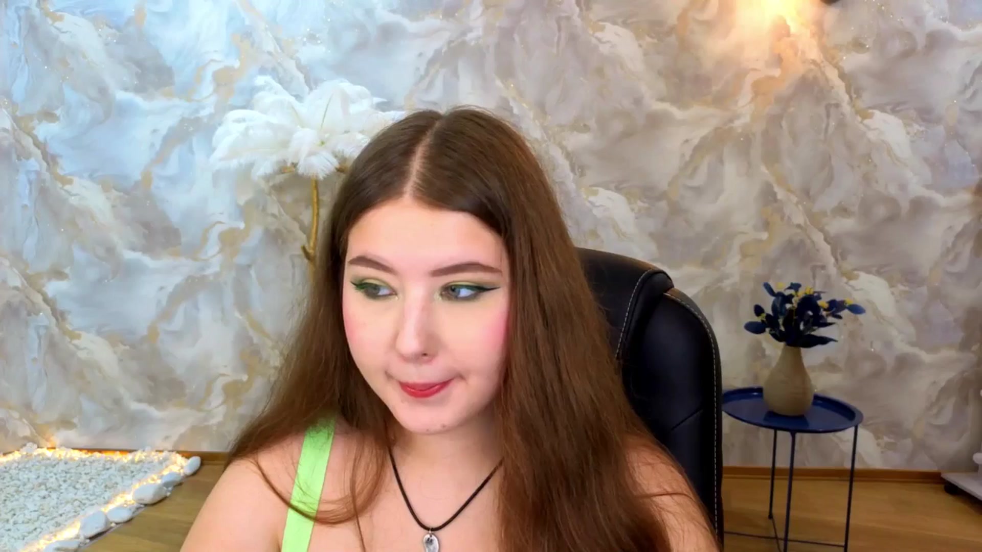 Gallery image thumbnail from AdmireMyEyes's myfreecams stream on, 08/25/2025, 19:38 image 16 of 20