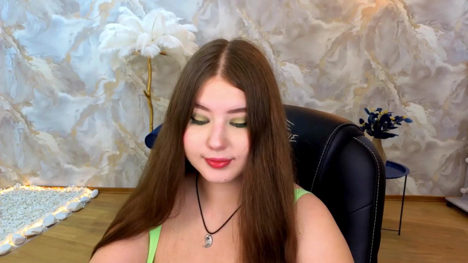 Gallery image thumbnail from AdmireMyEyes's myfreecams stream on, 08/25/2025, 20:02 image 19 of 20