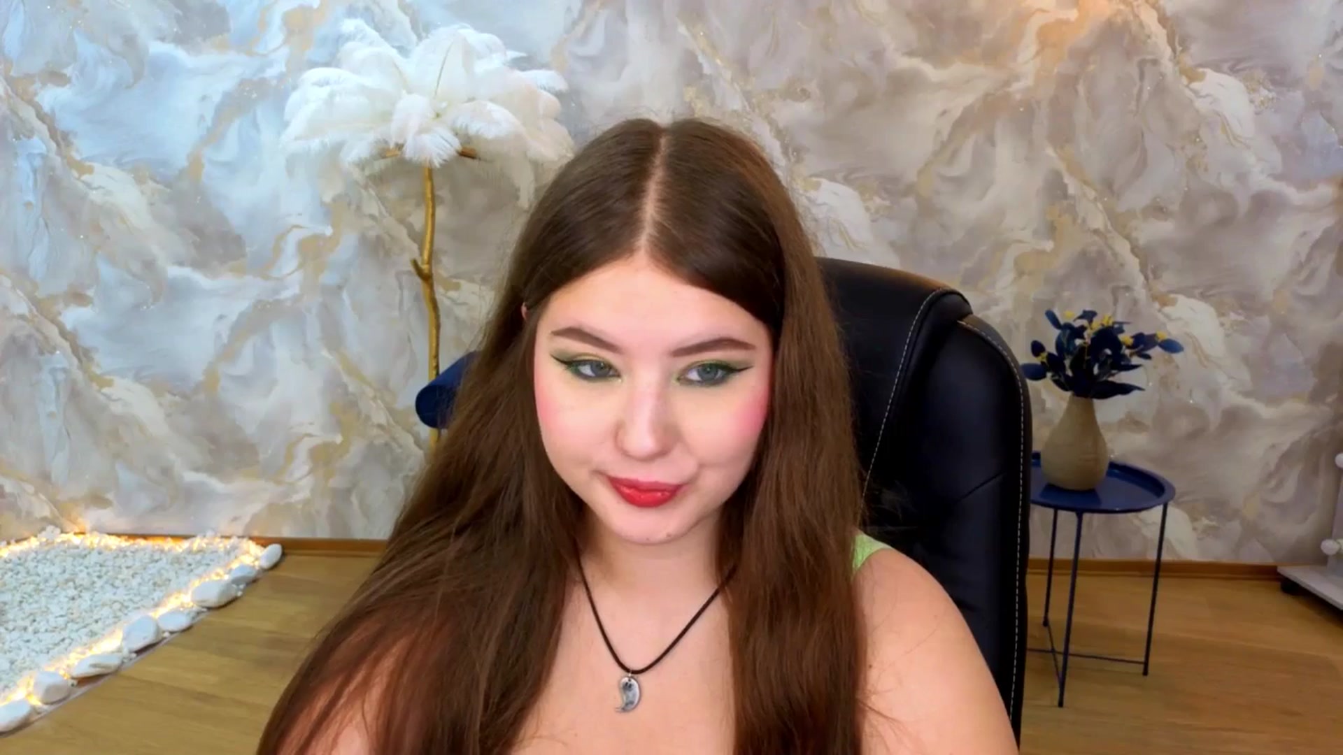 Gallery image thumbnail from AdmireMyEyes's myfreecams stream on, 08/25/2025, 20:02 image 12 of 20