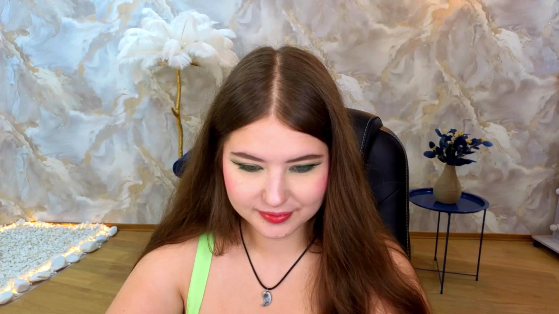 Gallery image thumbnail from AdmireMyEyes's myfreecams stream on, 08/25/2025, 20:02 image 6 of 20