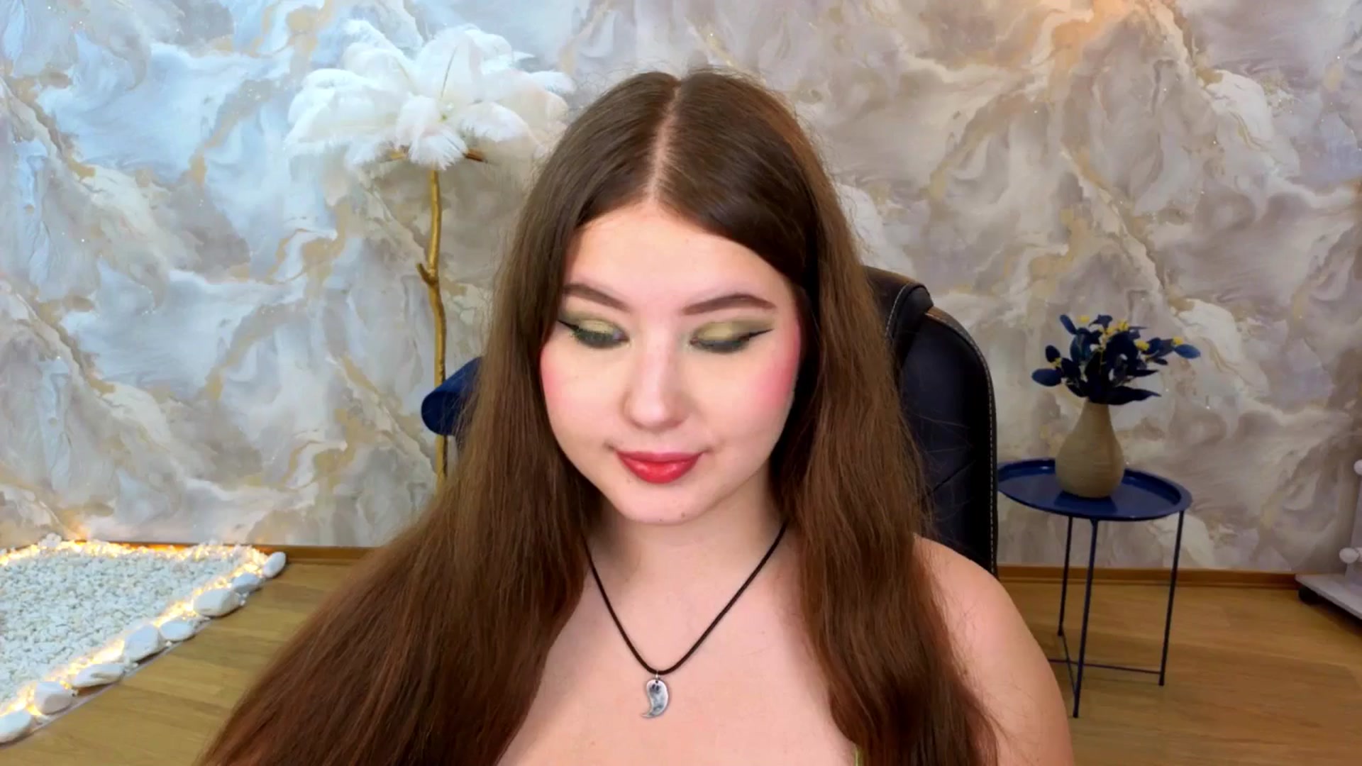 Gallery image thumbnail from AdmireMyEyes's myfreecams stream on, 08/25/2025, 20:02 image 10 of 20