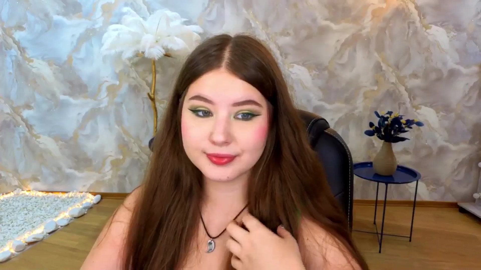 Gallery image thumbnail from AdmireMyEyes's myfreecams stream on, 08/25/2025, 20:02 image 14 of 20