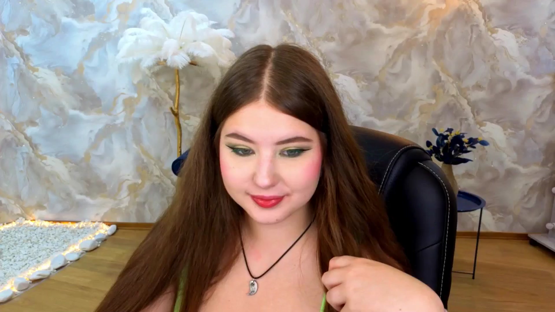Gallery image thumbnail from AdmireMyEyes's myfreecams stream on, 08/25/2025, 20:02 image 16 of 20