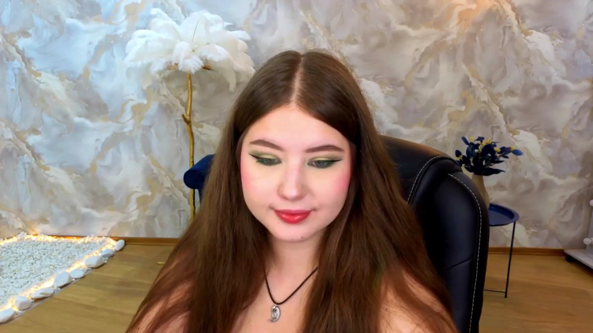 Gallery image thumbnail from AdmireMyEyes's myfreecams stream on, 08/25/2025, 20:02 image 18 of 20
