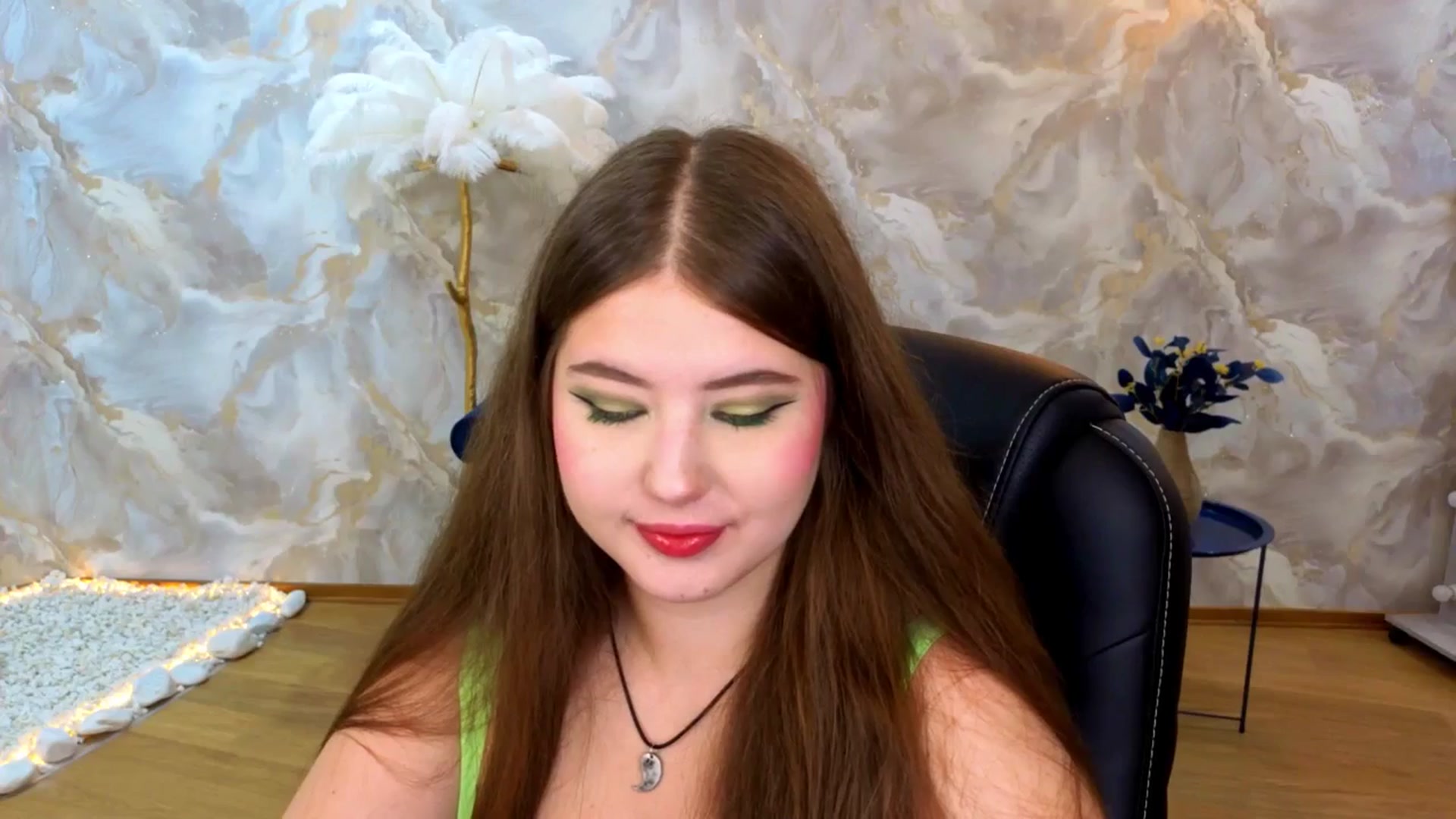 Gallery image thumbnail from AdmireMyEyes's myfreecams stream on, 08/25/2025, 20:19 image 12 of 20