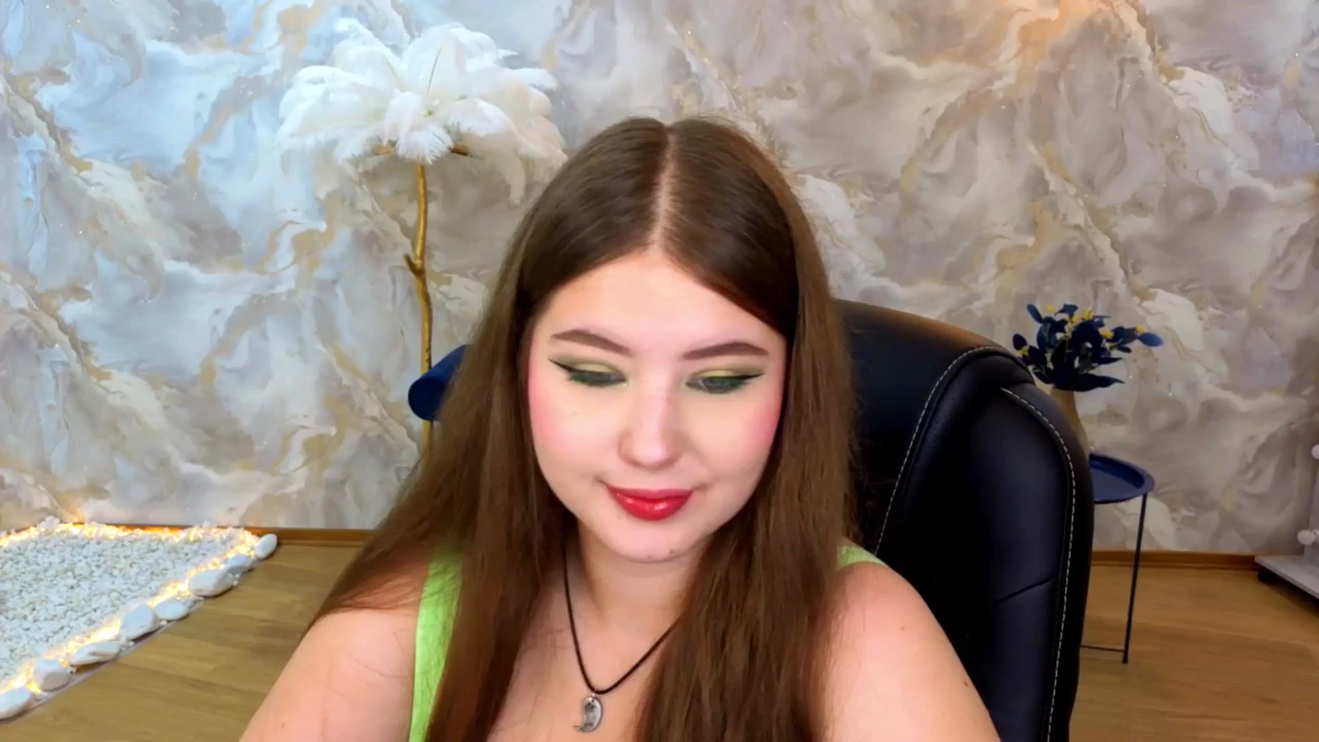 Gallery image thumbnail from AdmireMyEyes's myfreecams stream on, 08/25/2025, 20:19 image 3 of 20