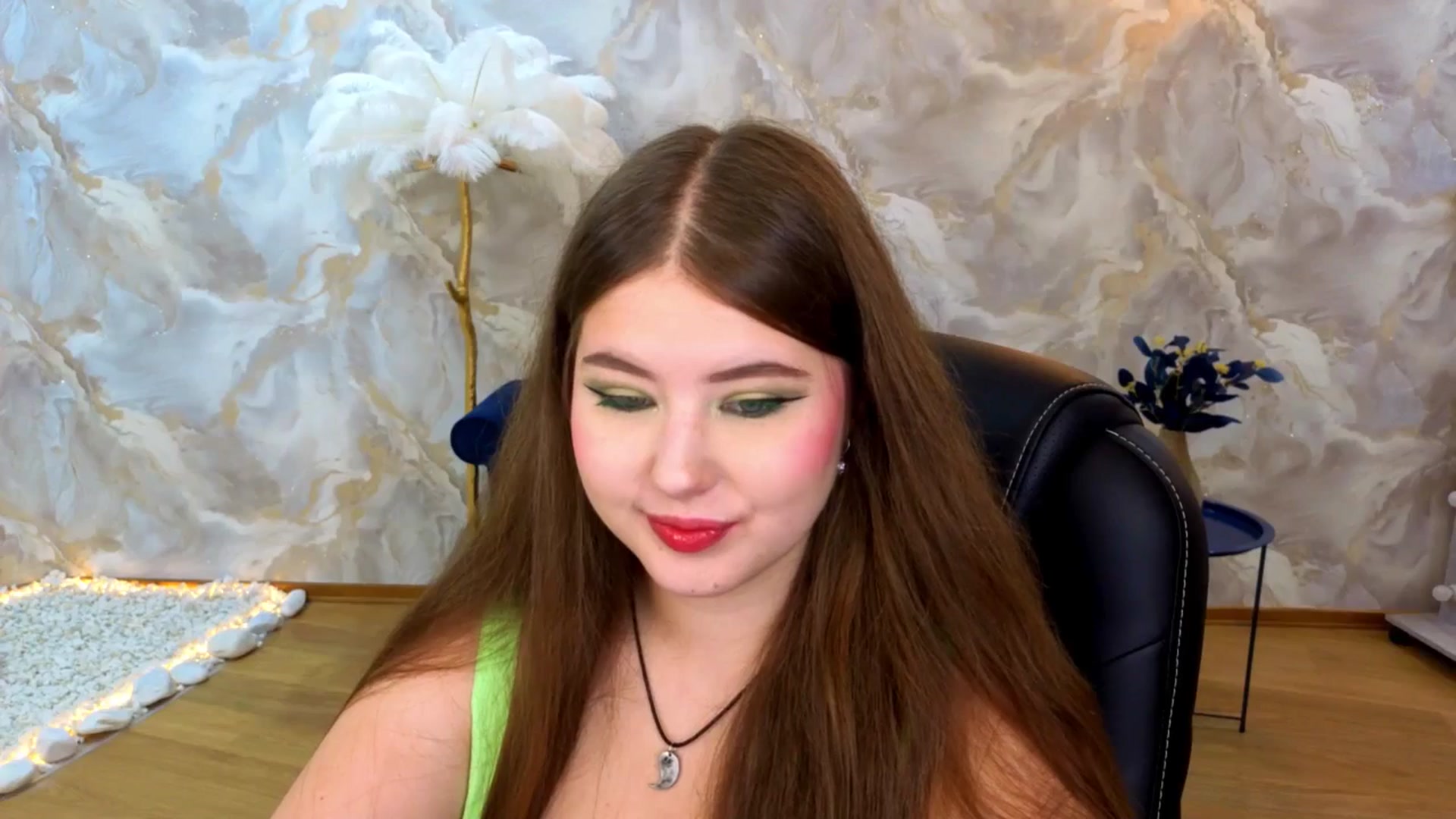 Gallery image thumbnail from AdmireMyEyes's myfreecams stream on, 08/25/2025, 20:19 image 4 of 20