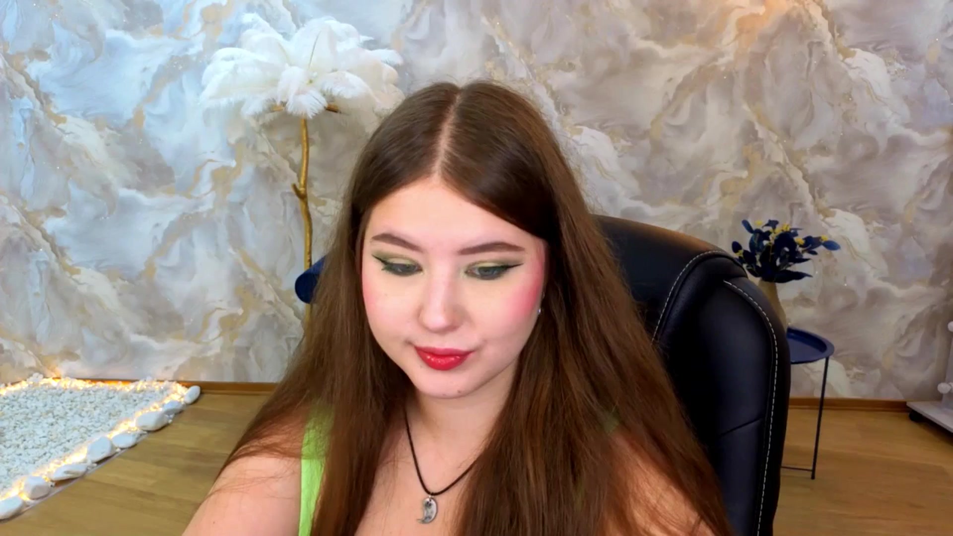 Gallery image thumbnail from AdmireMyEyes's myfreecams stream on, 08/25/2025, 20:19 image 6 of 20
