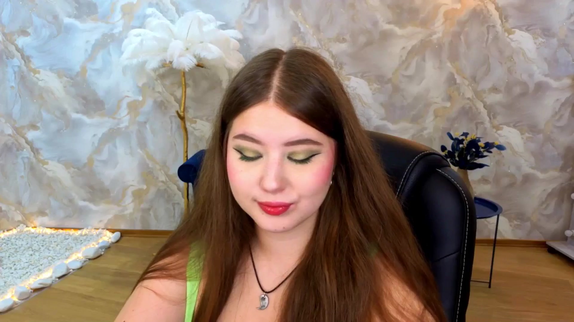 Gallery image thumbnail from AdmireMyEyes's myfreecams stream on, 08/25/2025, 20:19 image 7 of 20