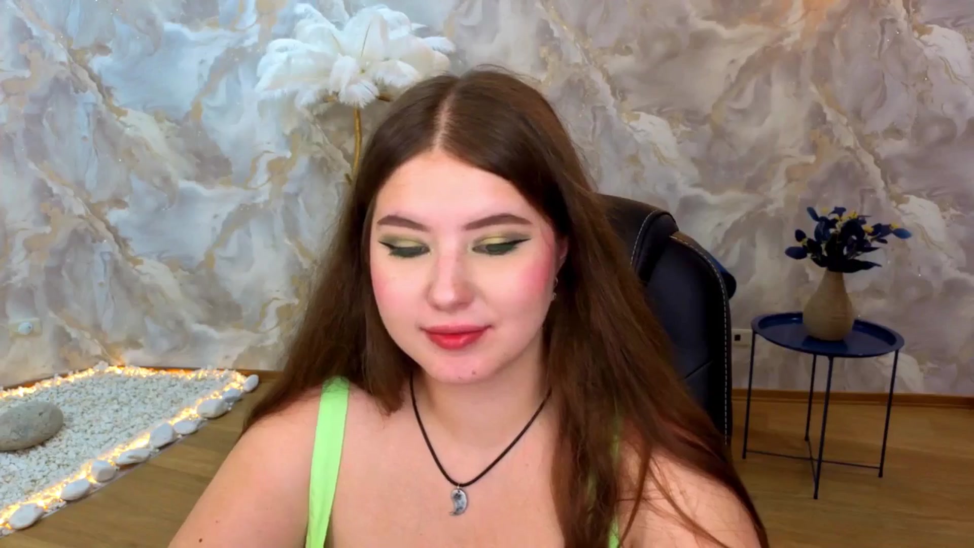 Gallery image thumbnail from AdmireMyEyes's myfreecams stream on, 08/25/2025, 23:47 image 5 of 20
